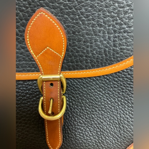 🚨SALE Vintage Dooney & Bourke Black/Tan Small Carpet/Handle Bag. PRICE FINAL - Picture 12 of 15